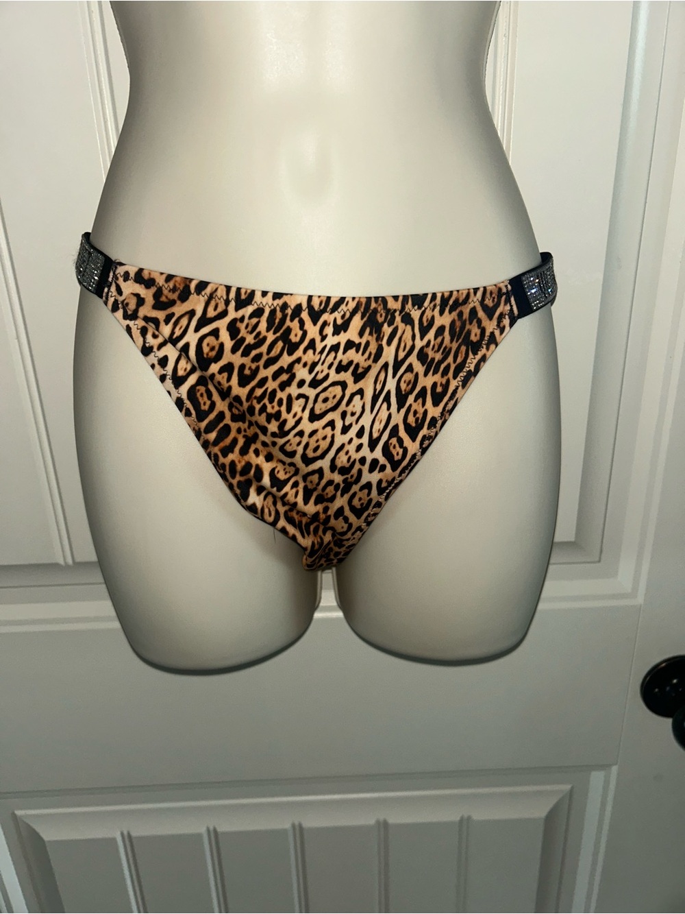 Victoria's Secret Diamond Sparkle Leopard Print Bikini Bottoms Sz L
